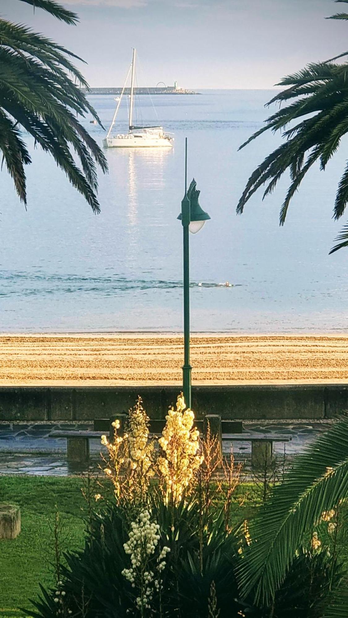 דירות א-קורוניה Precioso Atico Frente A La Playa De Santa Cristina מראה חיצוני תמונה